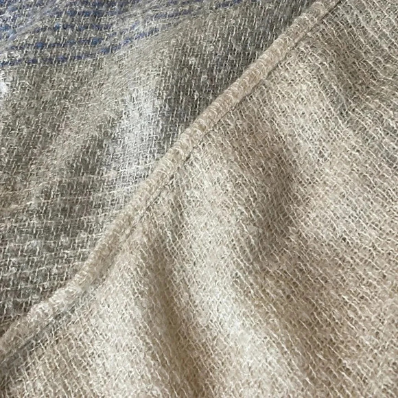 Light weight poncho Light blue, navy and cream NWT One size Fringe bottom - Picture 6 of 8